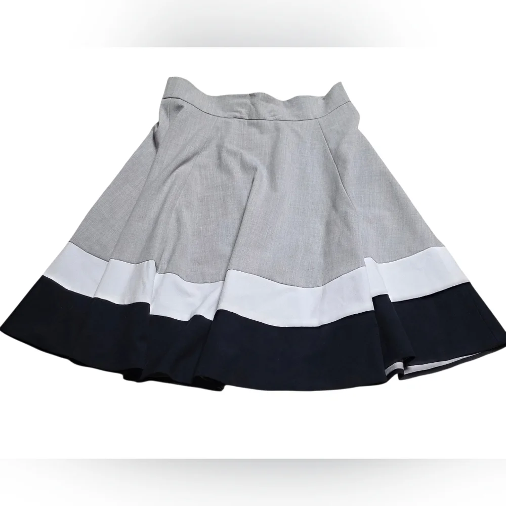 Amanda Chelsea Skirt Size 4 Gray White Navy Colorblock A-Line Flare Knee Length